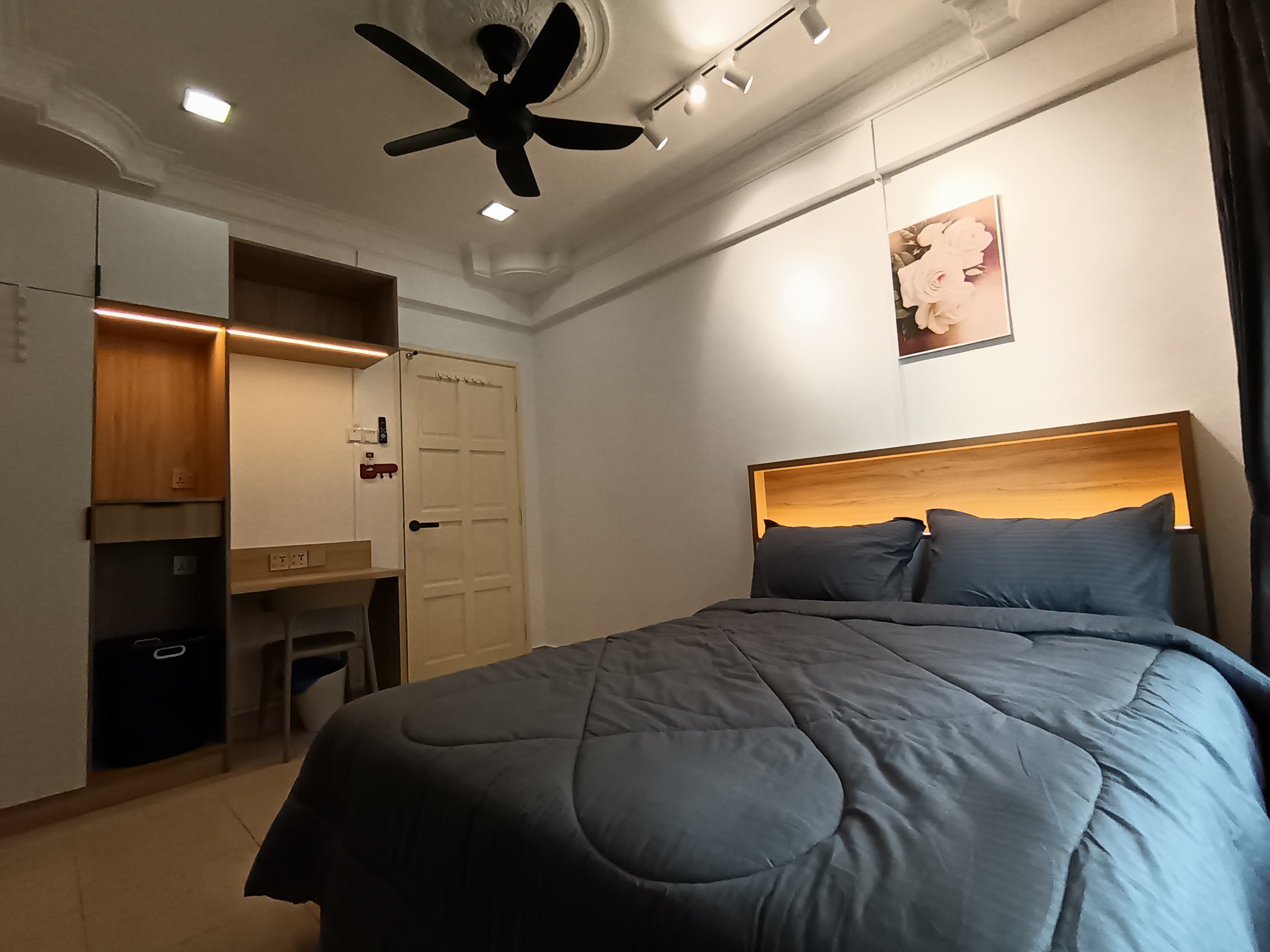 Medium Room
