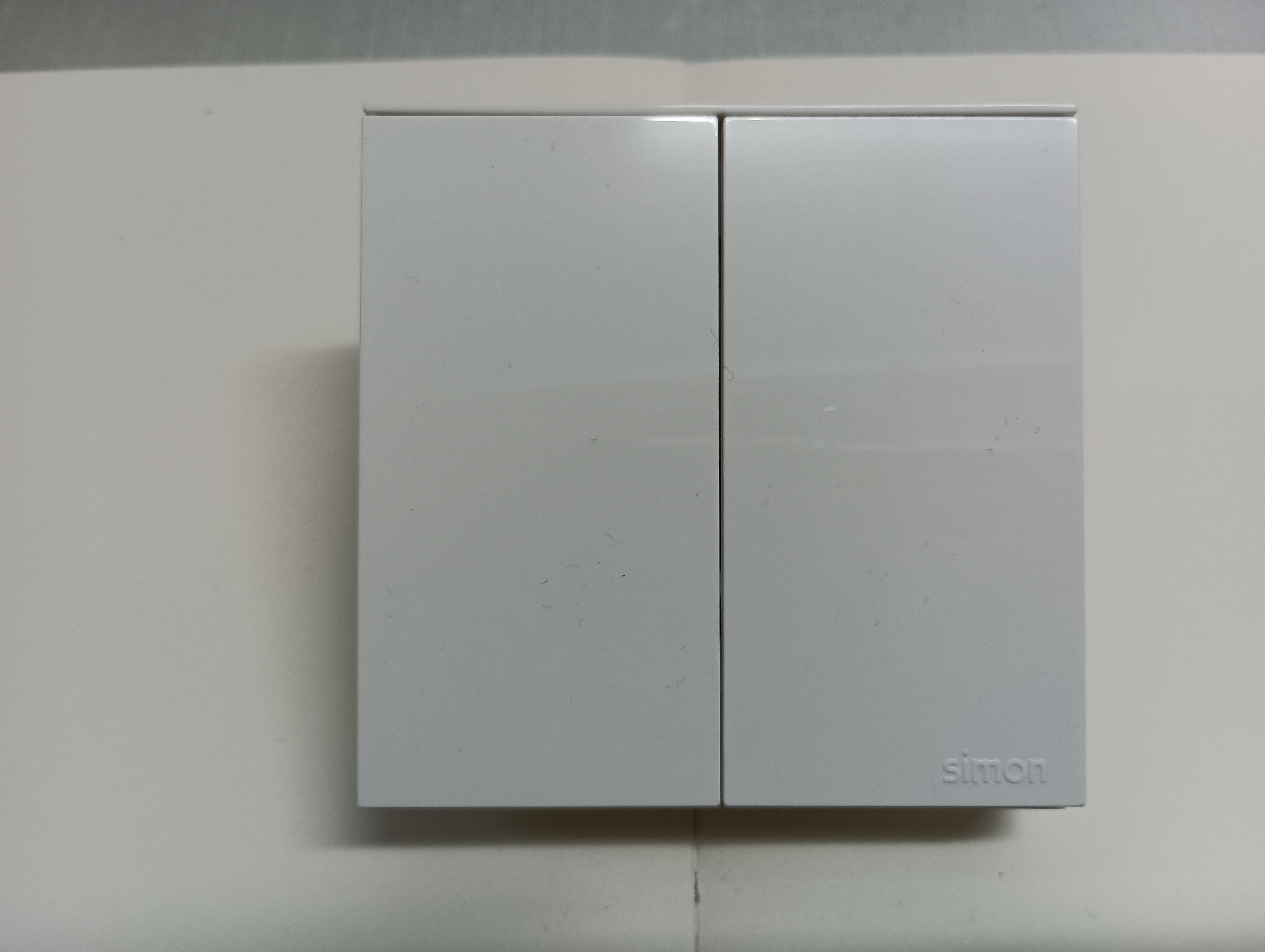 Simon E6 - 16A 2G1W Switch