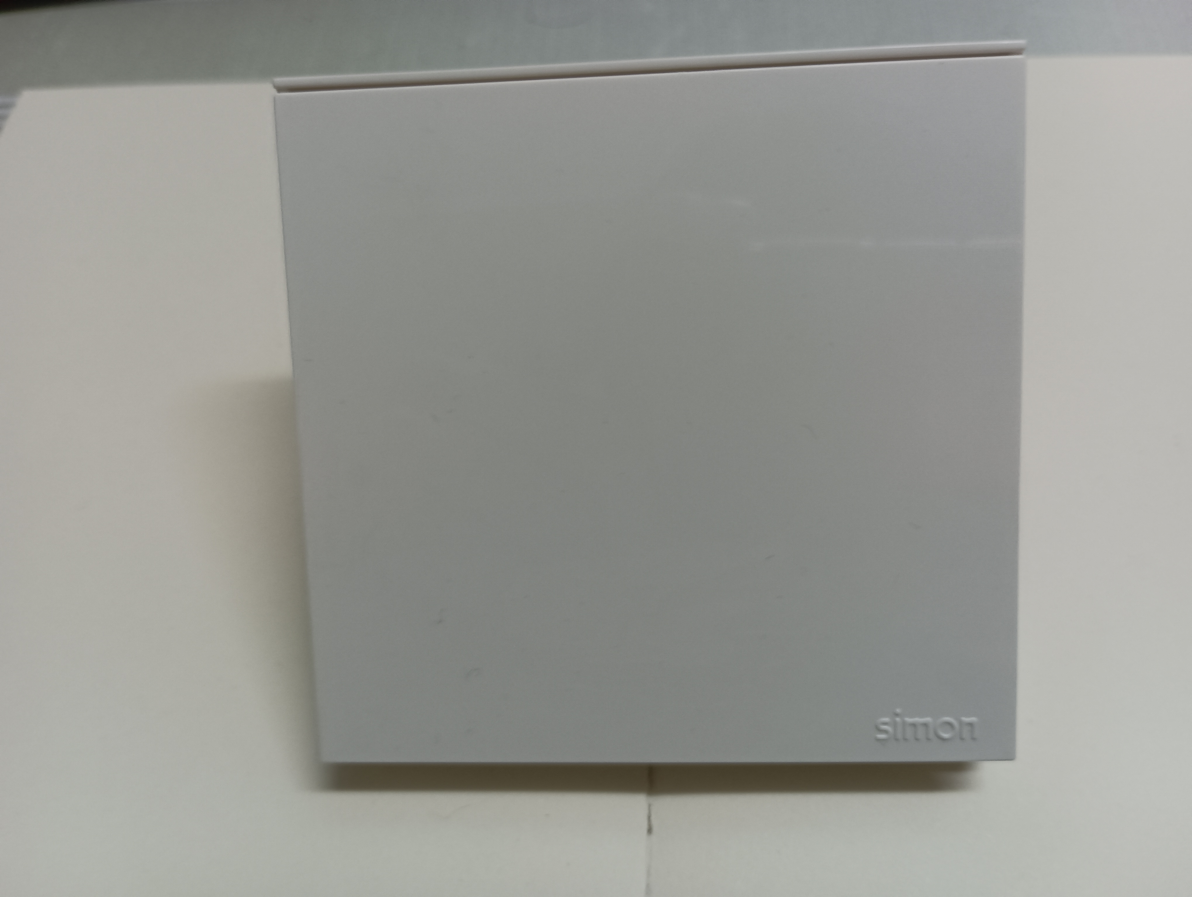 Simon E6 - 16A 1G1W Switch